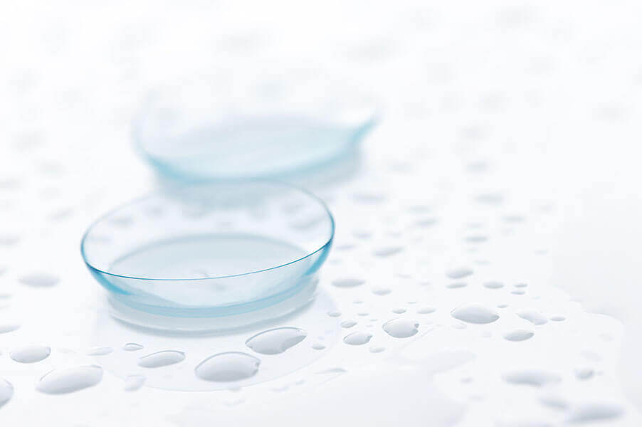 Contact lenses on wet counter